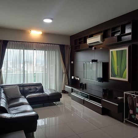 K. Riverfront Apartment Ipoh Exterior photo