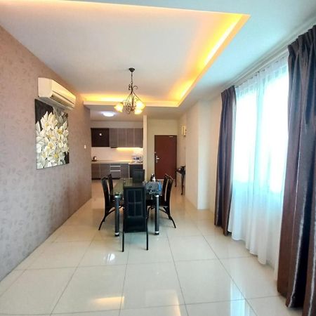 K. Riverfront Apartment Ipoh Exterior photo