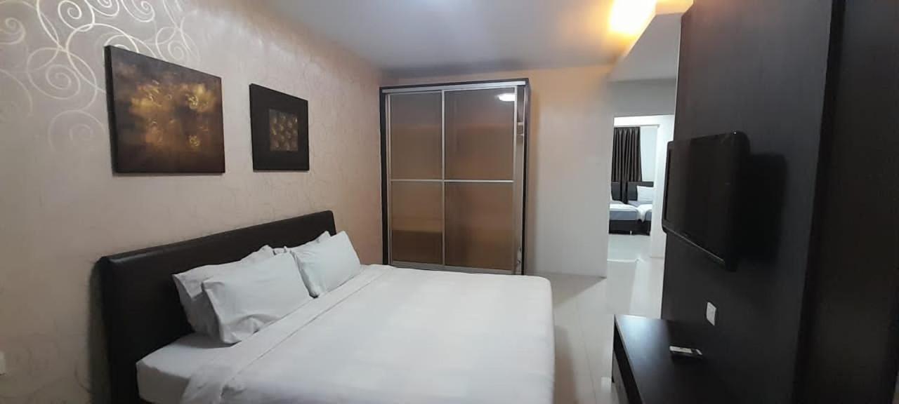 K. Riverfront Apartment Ipoh Exterior photo