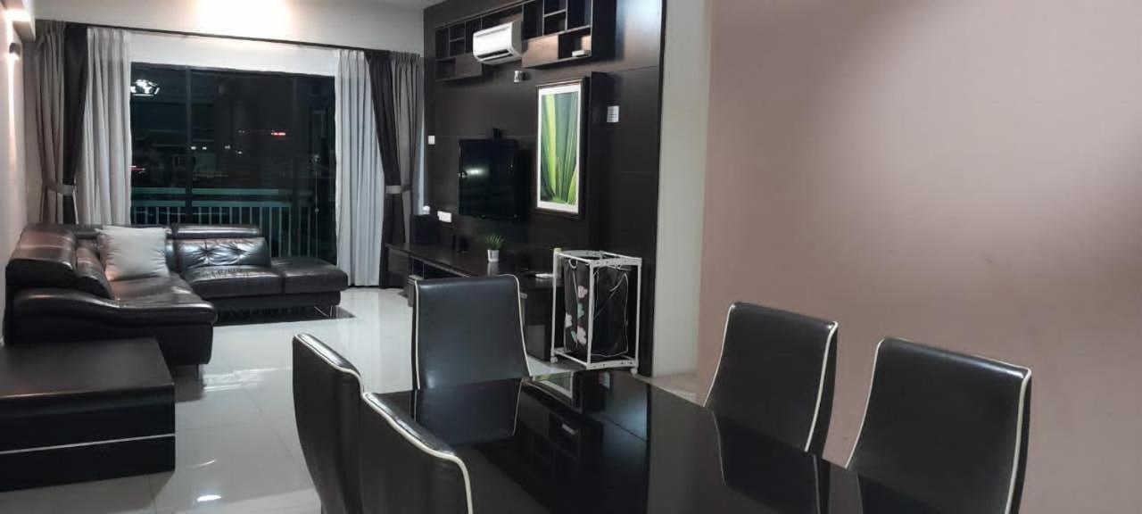 K. Riverfront Apartment Ipoh Exterior photo